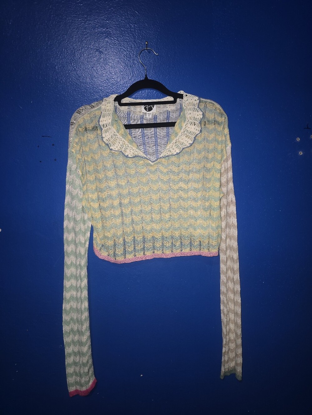 YanYan Knits Designer Brand Preowned Size Small Tong Ruffle Long Sleeve Crop